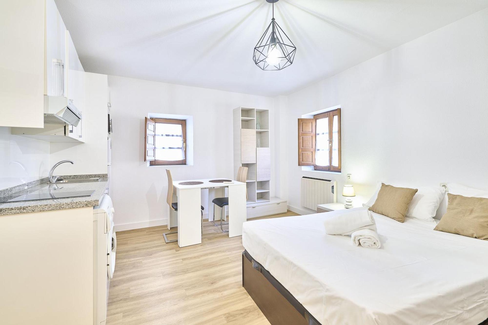 Traviesa 22 By Keyhom Apartment